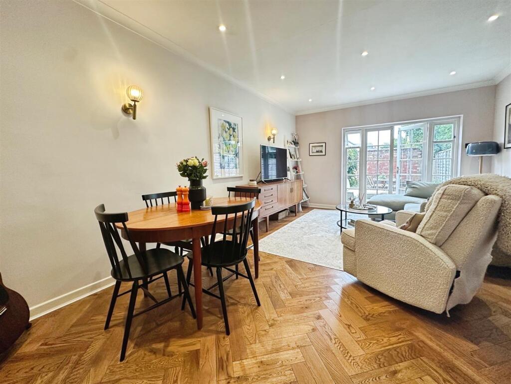 f495295b--4B92-AA41-3504AEBFC278-51989-00001354BEF