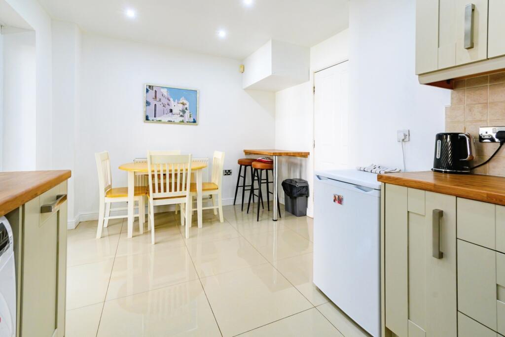 Kitchen/Dining