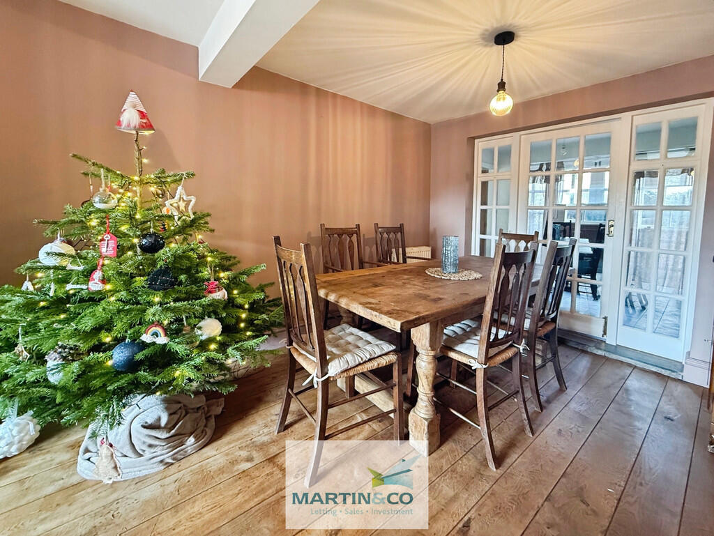 003c7a5e--4B4B-93...