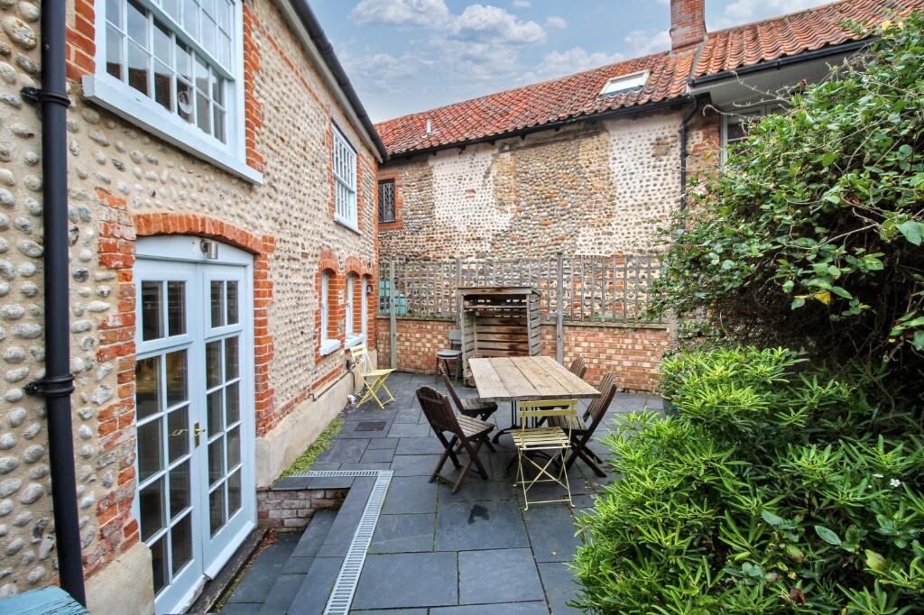 Rear Courtyard