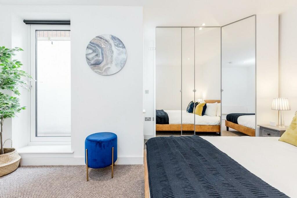 Second Bedroom (3).jpg