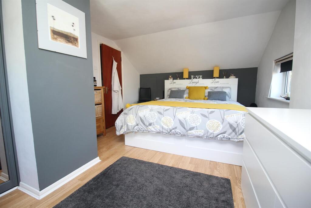 BED 1 1.JPG