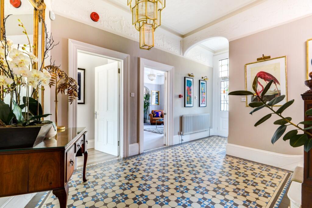 31 VALLANCE GARDENS NEW NEW 6.jpeg