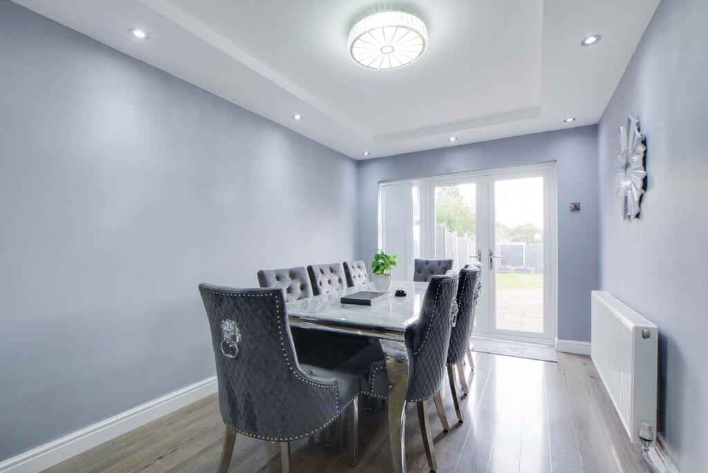 Through Lounge Diner