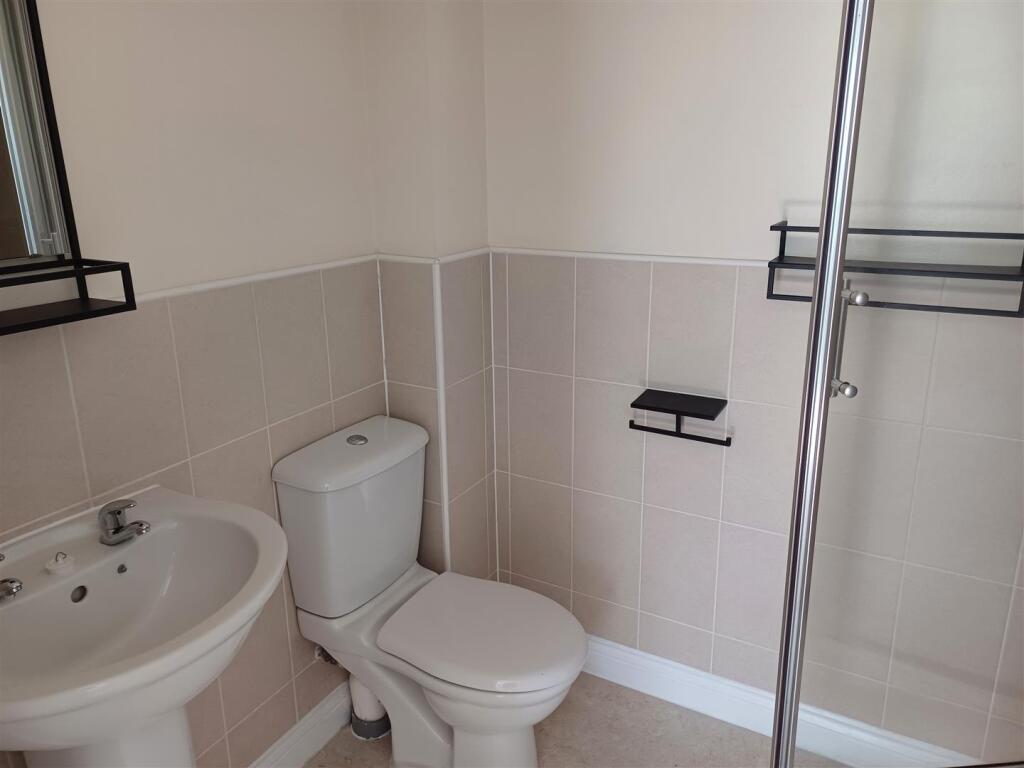 ENSUITE SHOWER ROOM