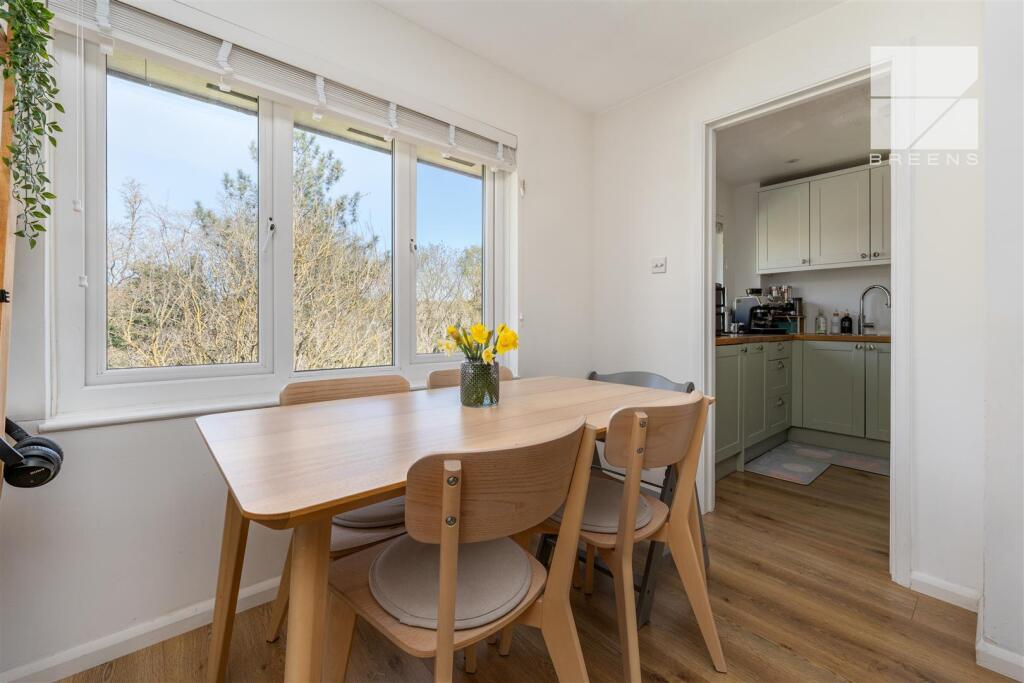 12 Hawthorne Court_0008.jpg