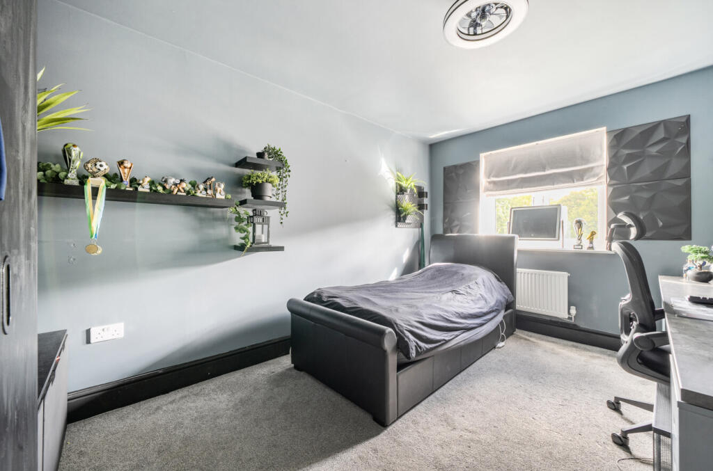 1347027-13-68b565...