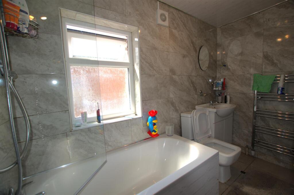 530 Warwick Road - bath.jpg