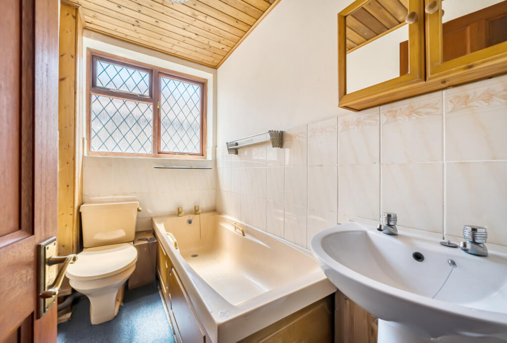 1305695-20-6852b3...