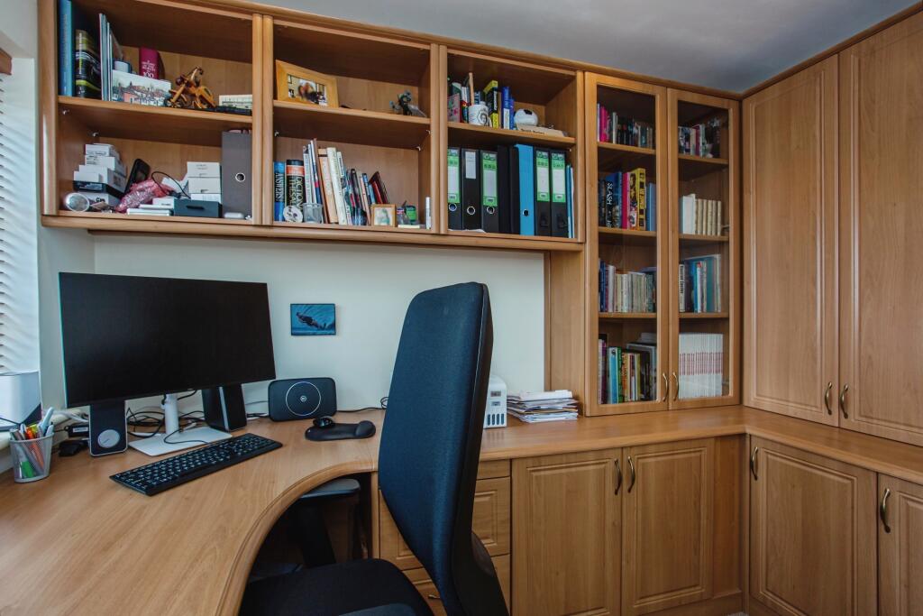 bedroom three/office