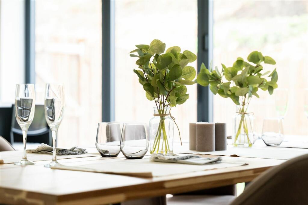 OPEN-PLAN DINING KITCHEN