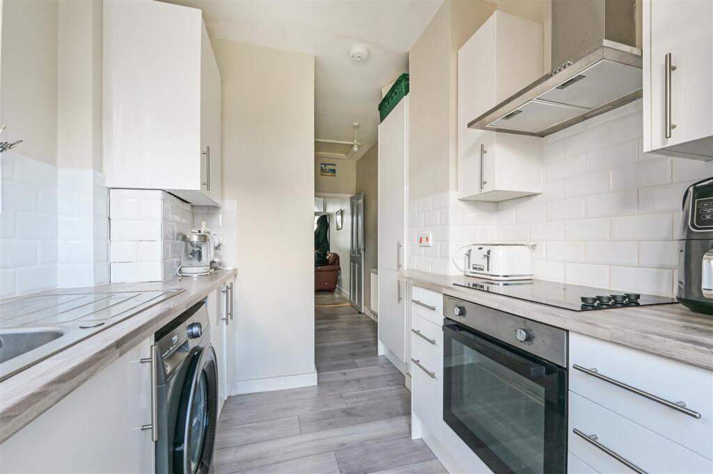 Kitchen into house.jpg