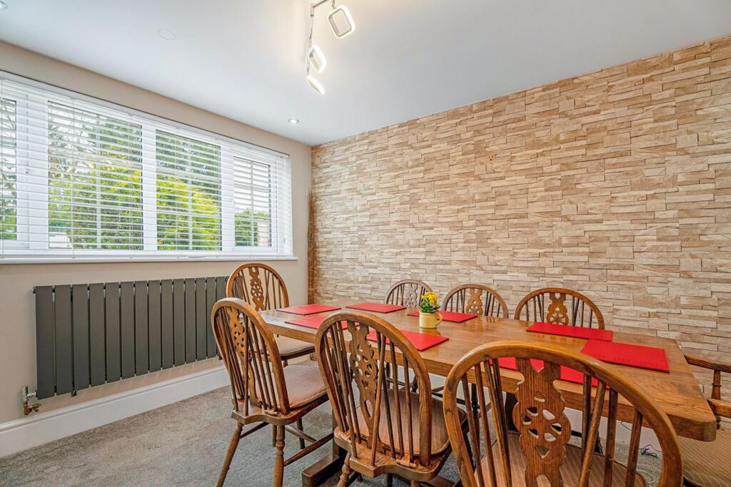 Cottage dining room