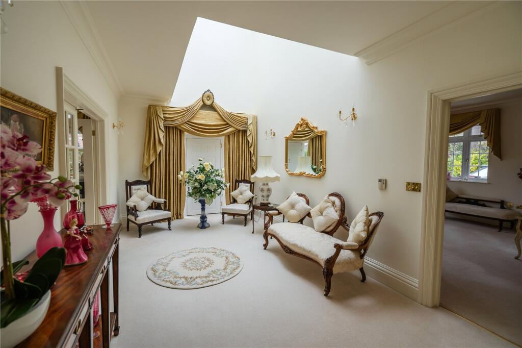 Entrance Hall (2)