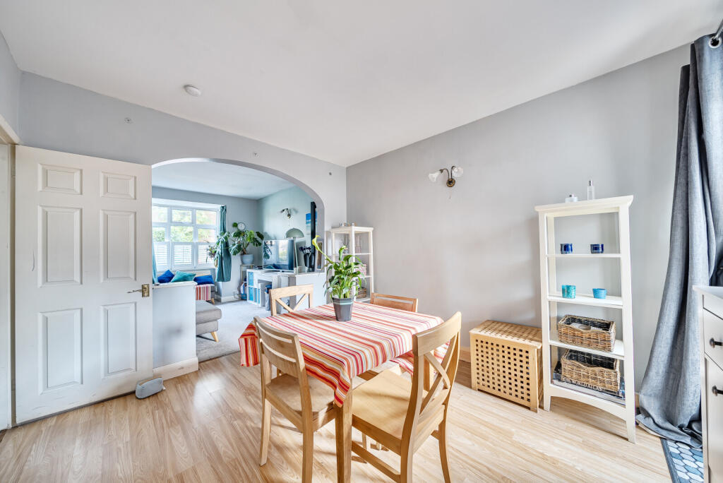 1362319-9-68e7e74...