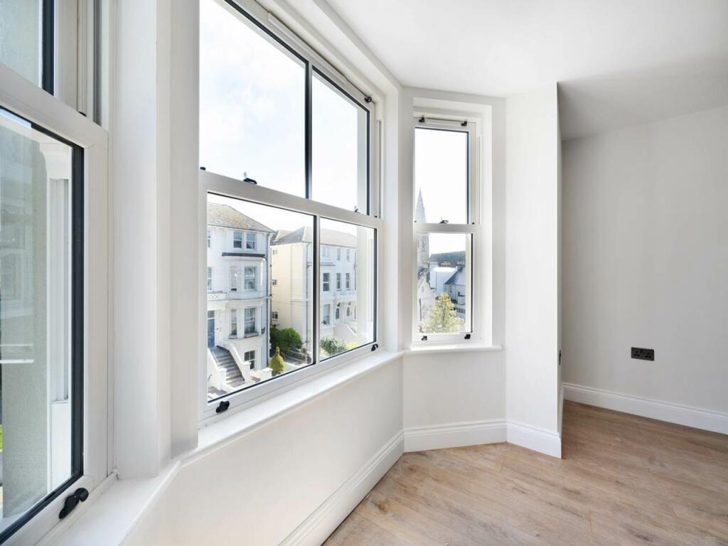 Flat 8 outlook