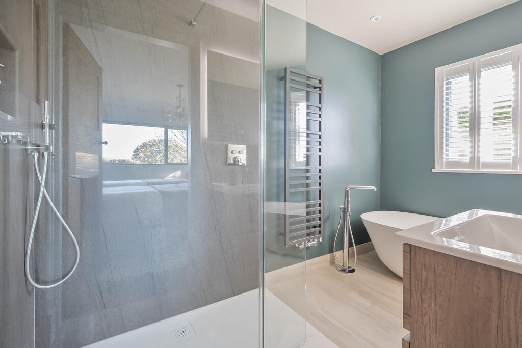 En-Suite Shower R...