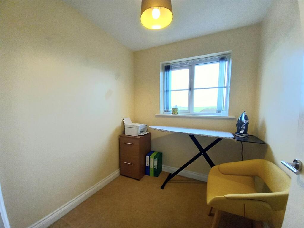 71 Watkins Way Bed 3.jpg