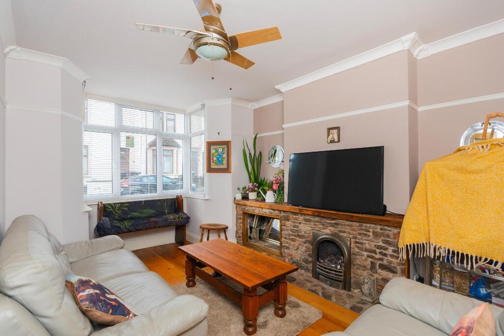 0W1SSE - Living Room C.jpg
