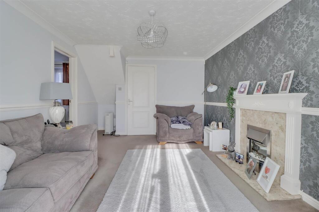 1 LENNOX 2025 INSIDE-3.jpg