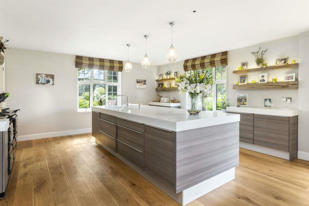 RUSHAM END Christmas Hill, Shalford, Guildford, GU