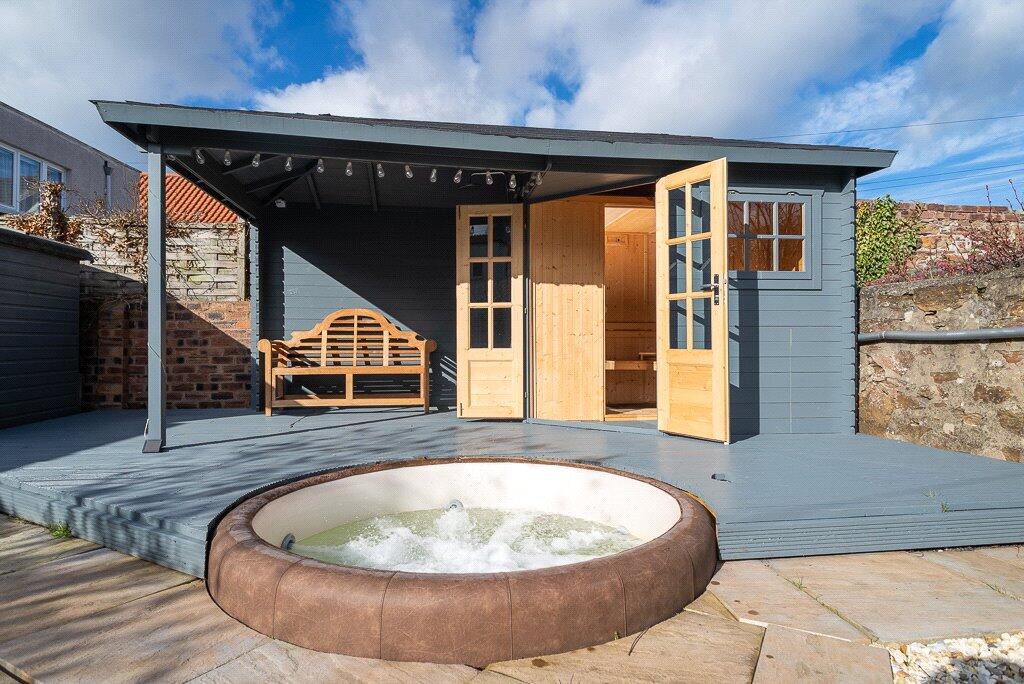 Hot Tub &amp; Sauna