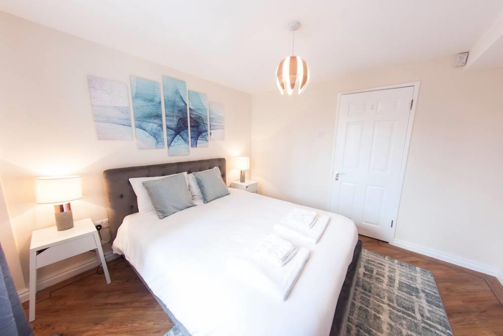 Master Bedroom      .jpg