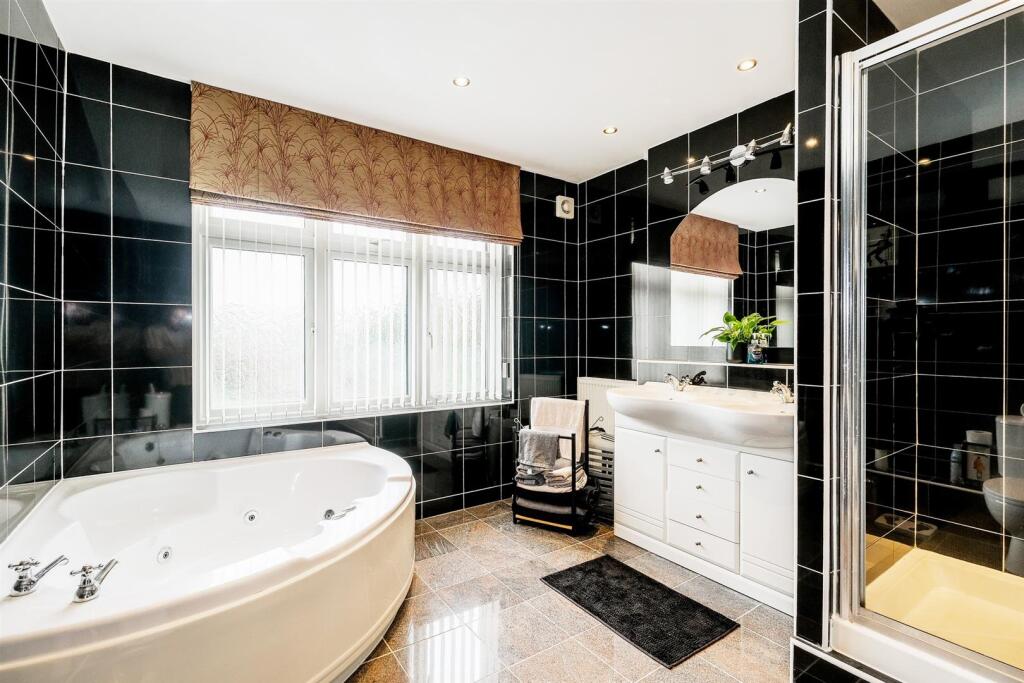 Larkswood Road-17.jpg