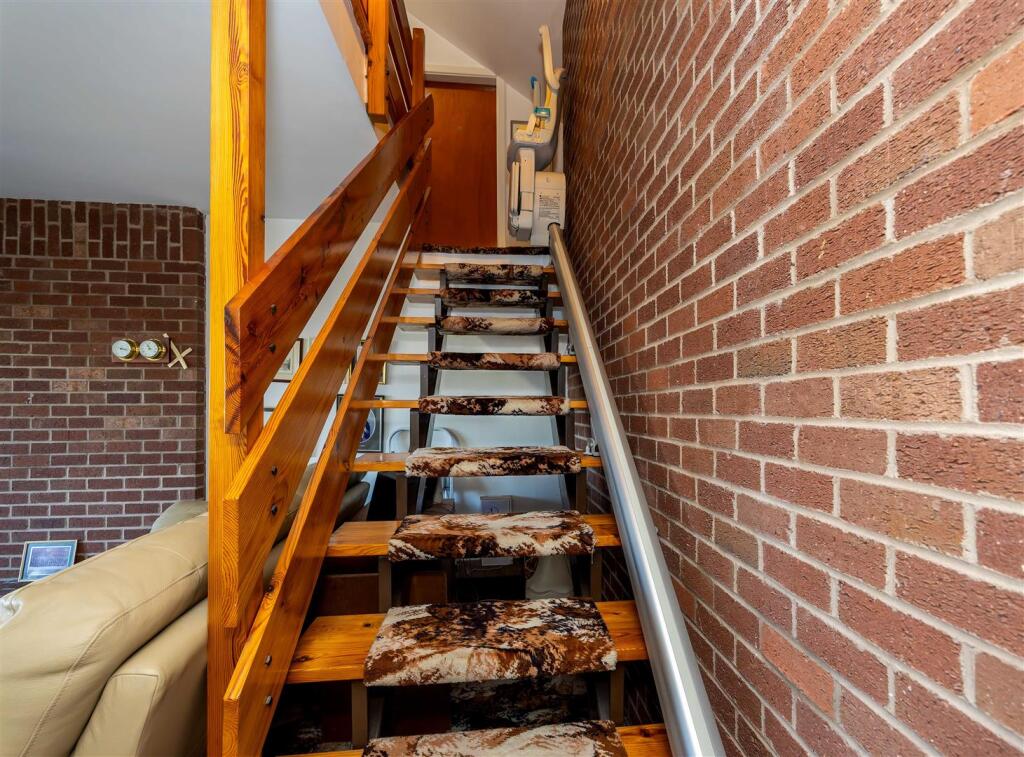 Staircase SAPL4004-20251130-DxO_DeepPRIME XD2s.jpg