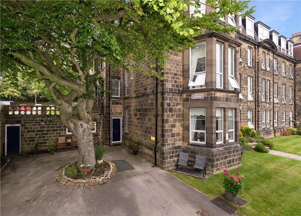 Parking &amp; Garden