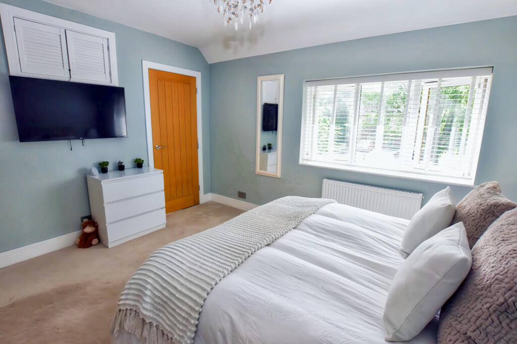 Bedroom 1b