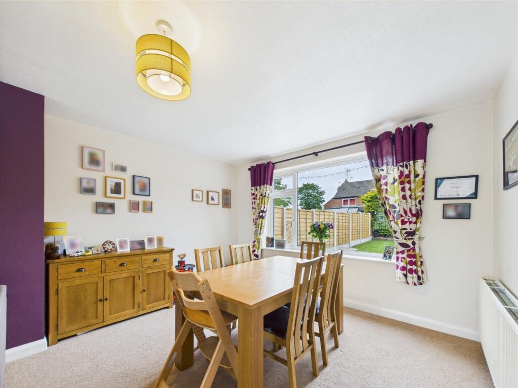 Lounge/Dining Room
