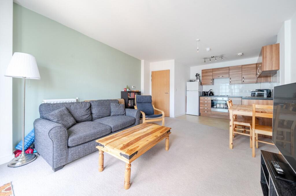 1318276-8-686bb7f...