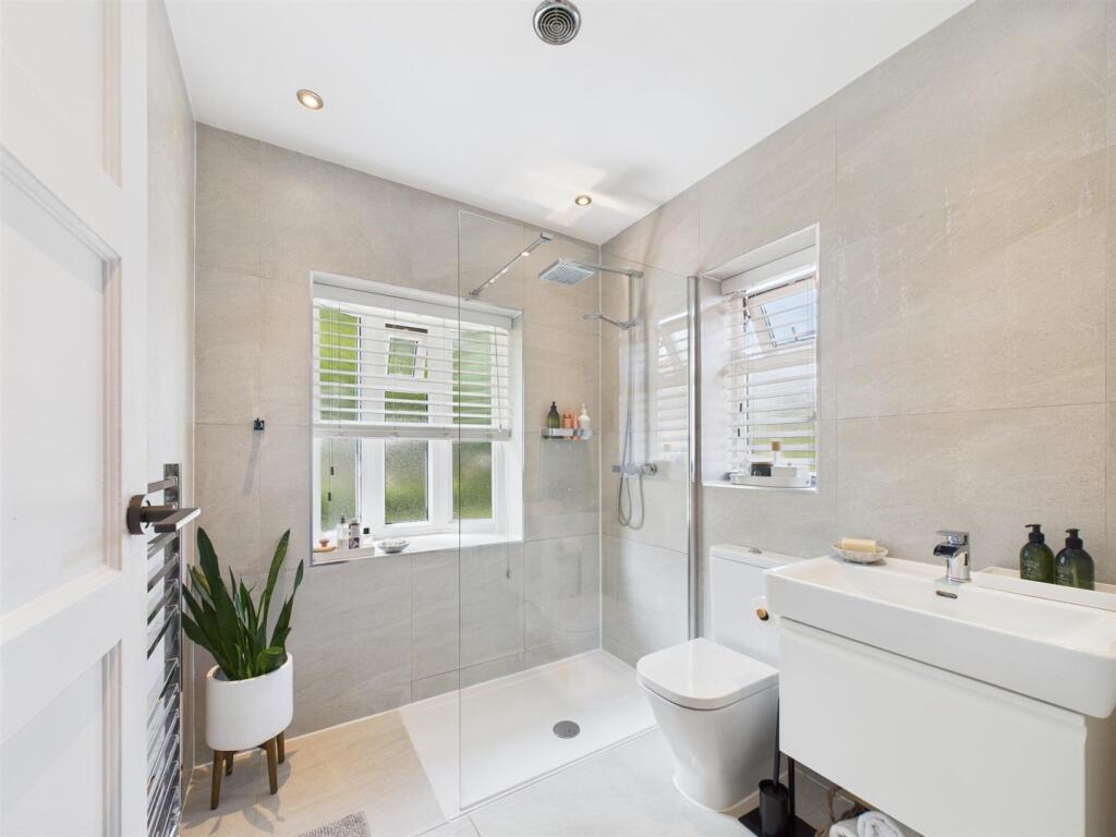 Superbly Appointed Shower Room