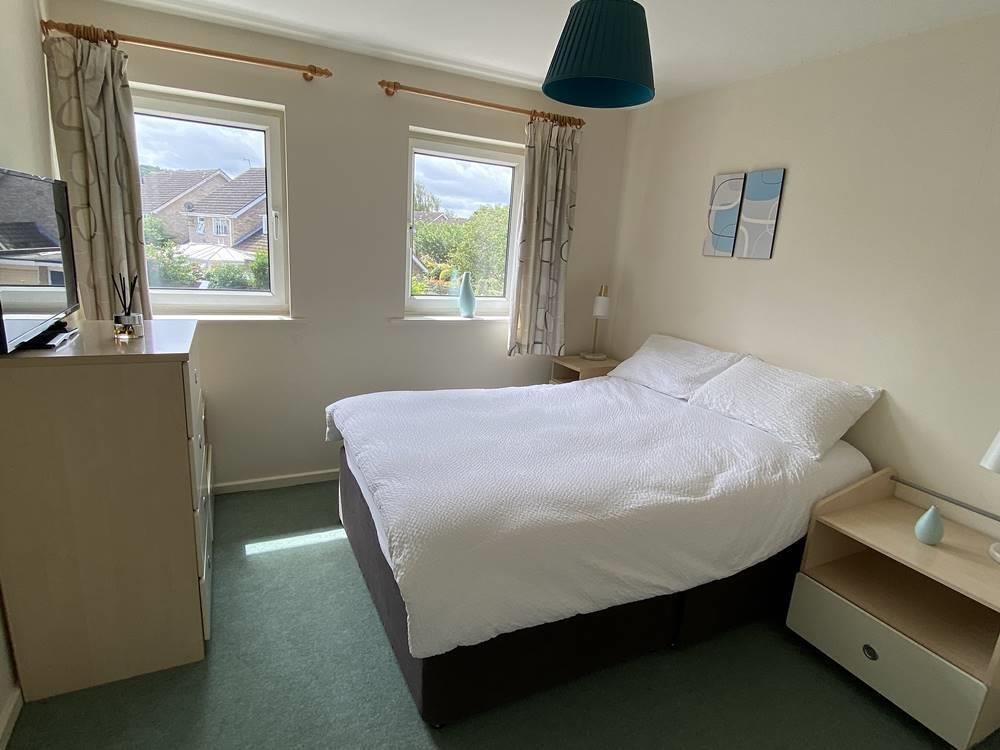 bed2.jpg