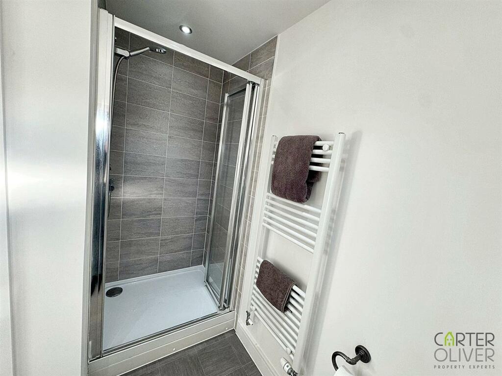ENSUITE TO BEDROOM 1