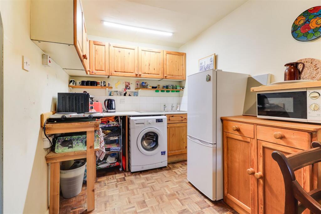 Kitchen (2)