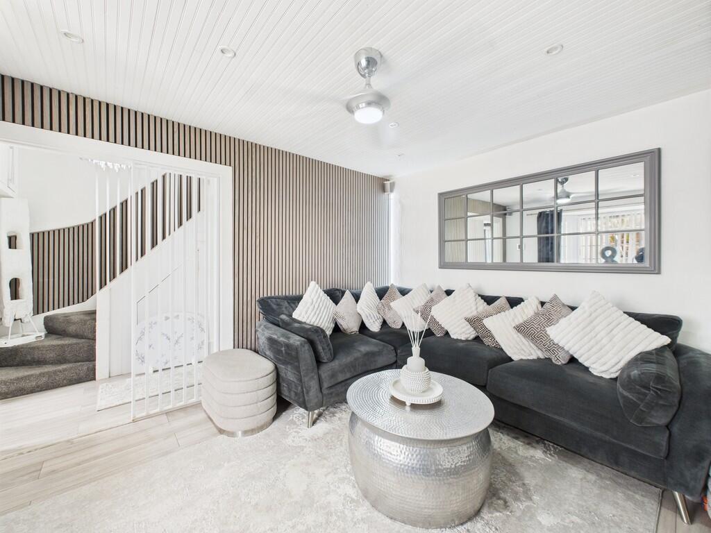 CAM03974G0-PR0191...