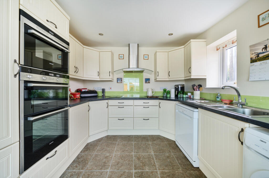 Staple Cross Seddons