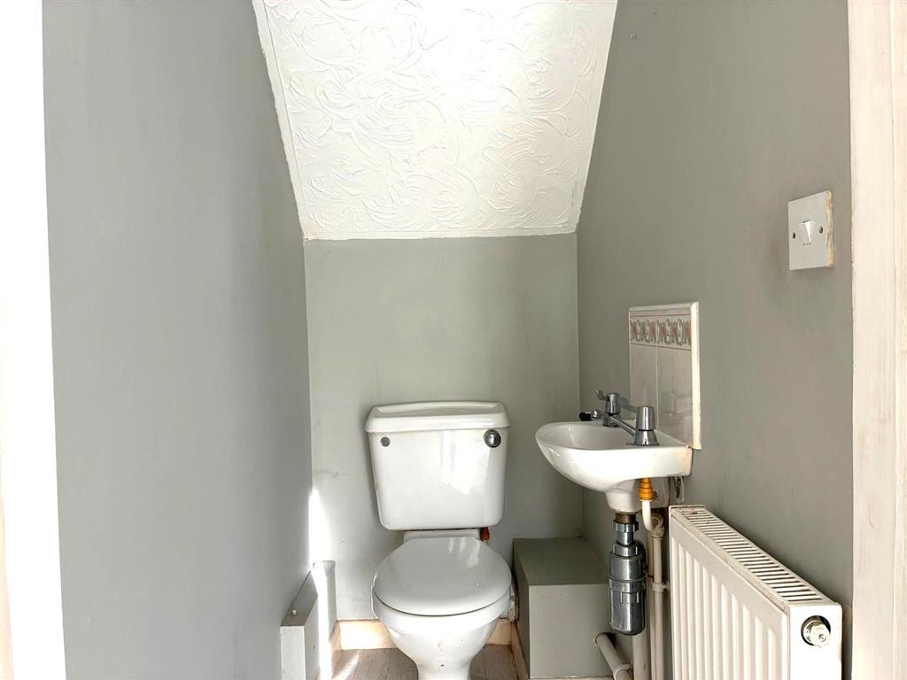 Cloakroom/wc