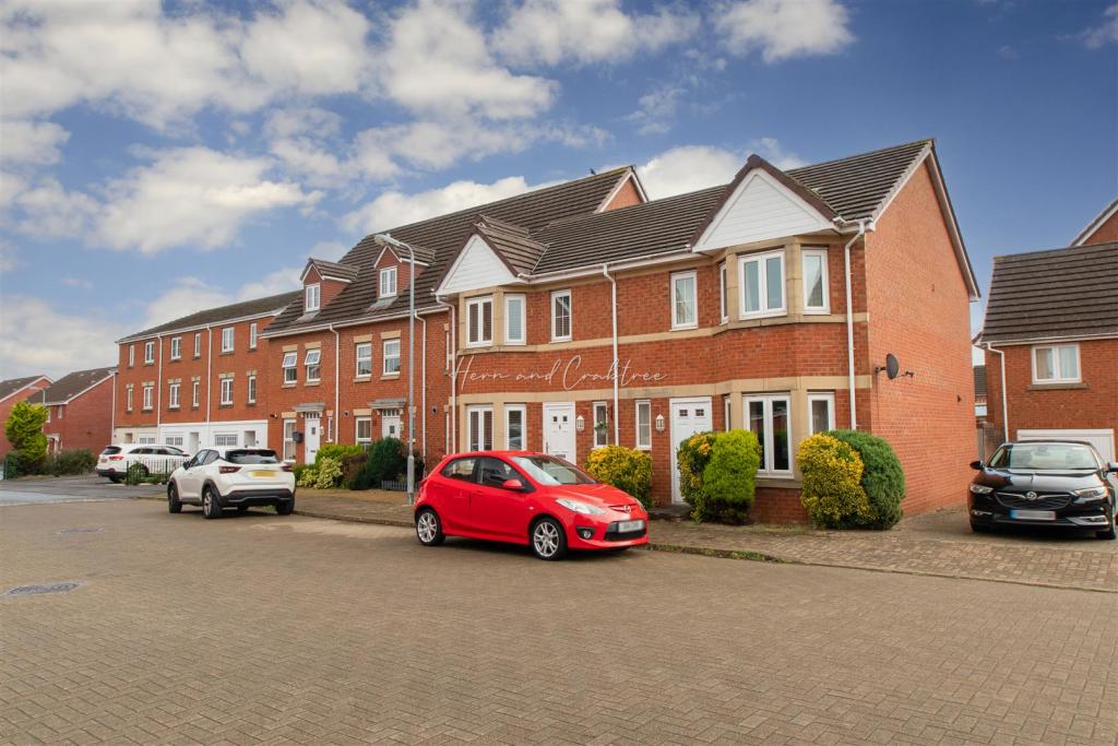 Watkins Square, Llanishen, HernCrabtree (12).jpg