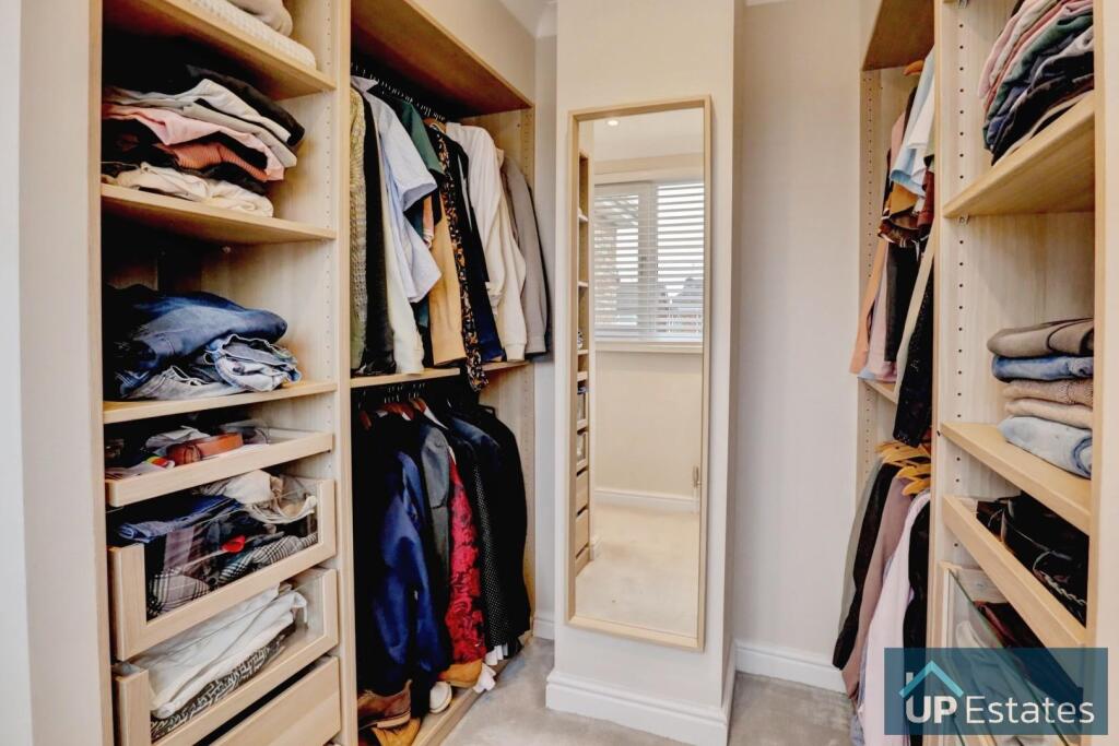 DRESSING ROOM