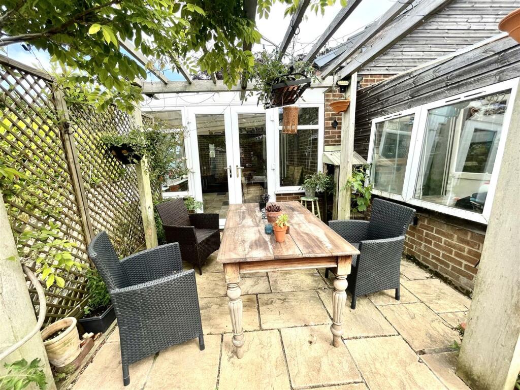 REAR PORCH :