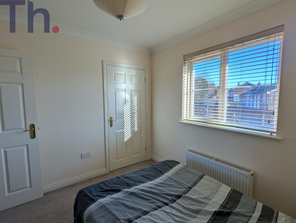 Bedroom pic 2