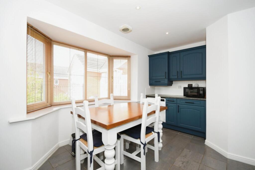 KITCHEN DINER 03.jpg