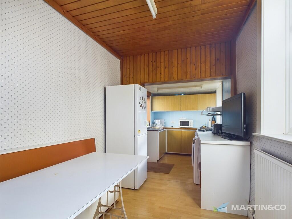 CAM02318G0-PR0392...