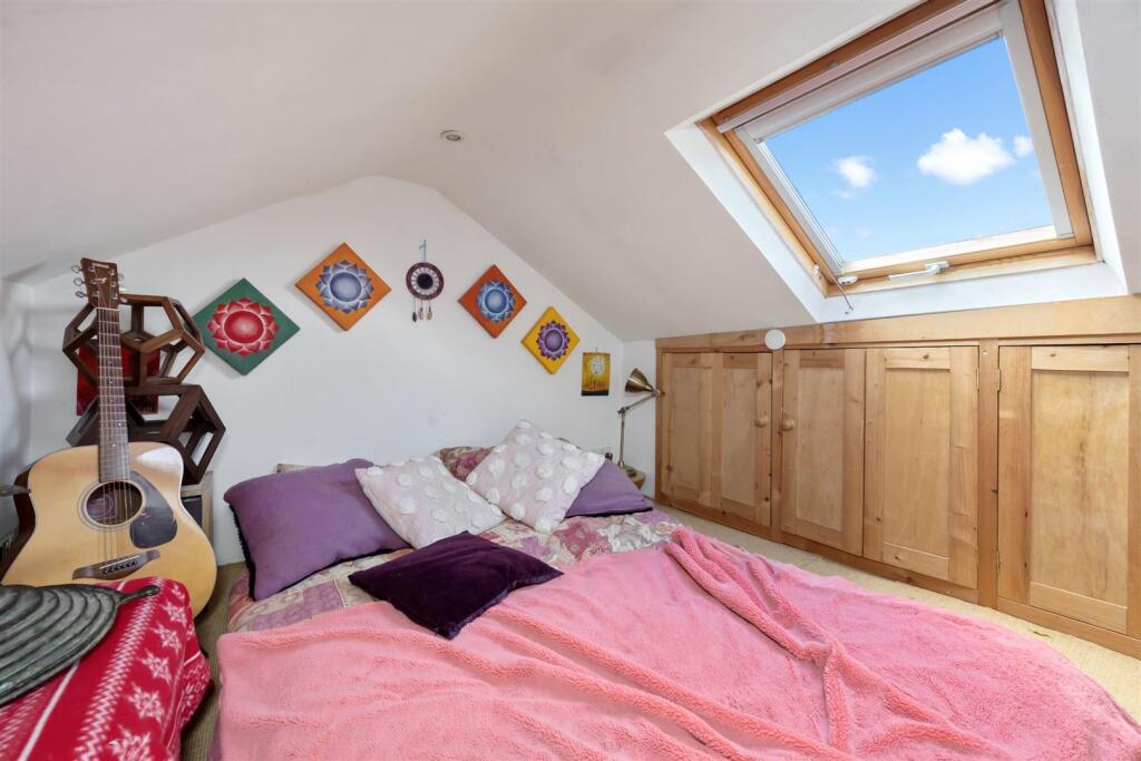 Ship Street 32 LOFT ROOM.jpeg