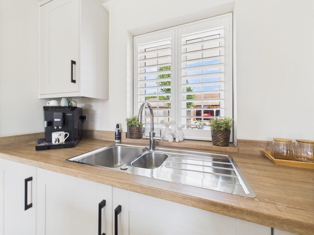 CAM05068G0-PR0038...