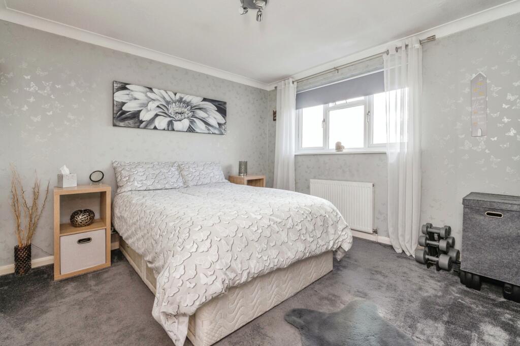 26bearsteddrivepitseabasildonss132nj13