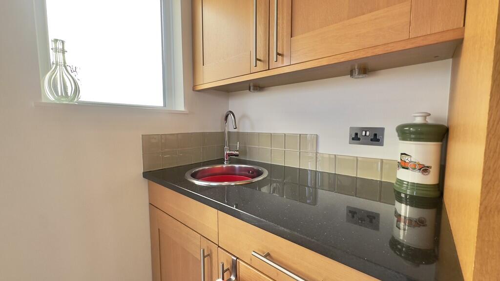 CD4D2113-4D8D-4EE...